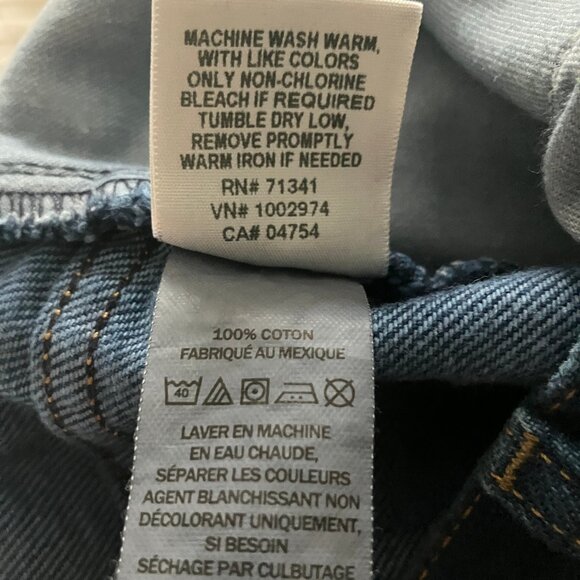 L.L.Bean Women's Ultra High-Rise Relaxed Tapered-Leg Double L Jeans - Picture 4 of 8